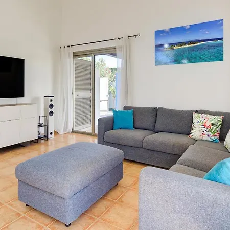 Melissa 科斯塔德安提瓜